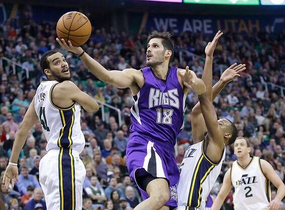 כספי במדי סקרמנטו // צילום: AP